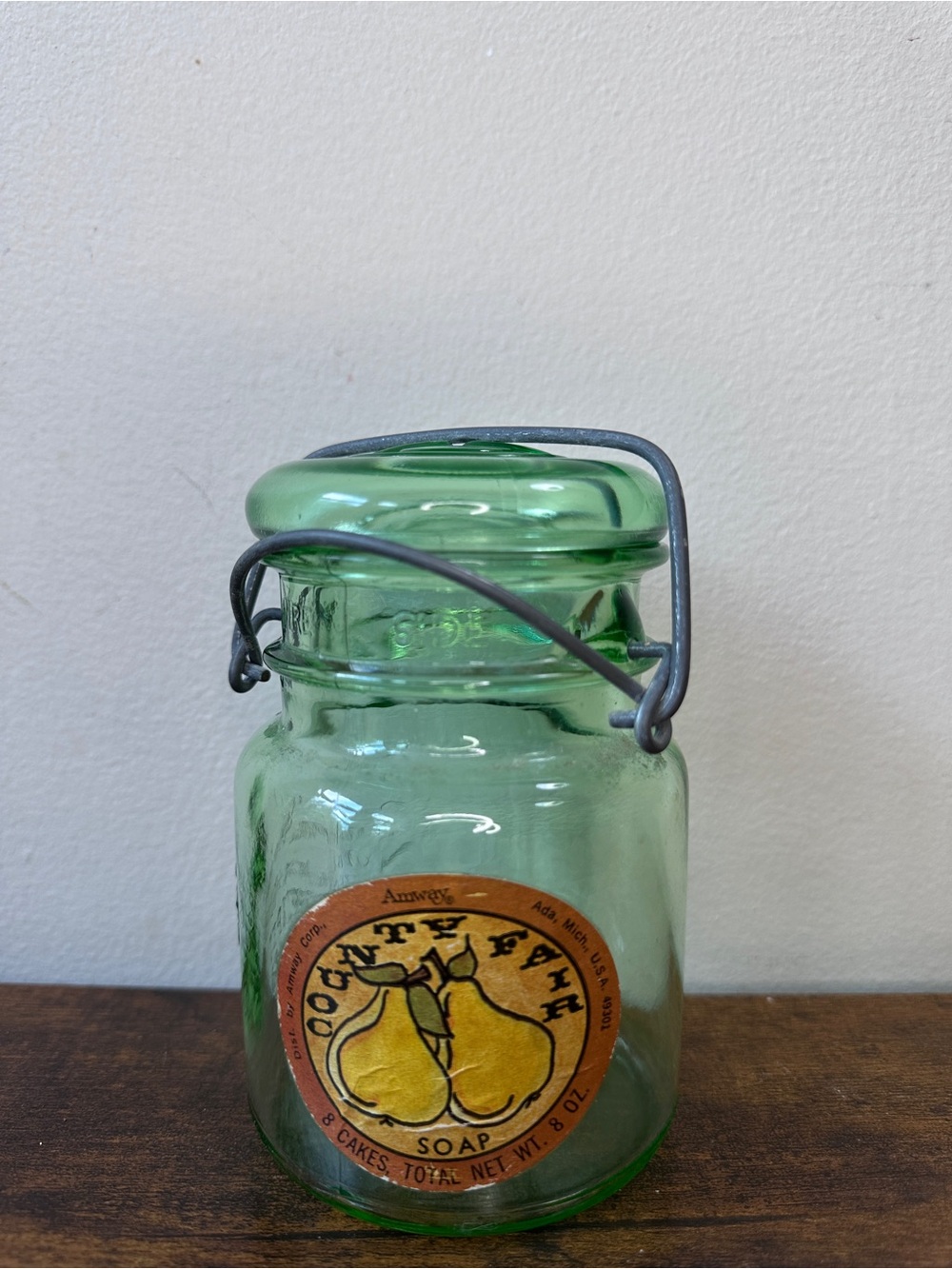 Vtg Amway County Fair Pear Soap Glass Jar Atlas EZ Seal Green Lightening Top
